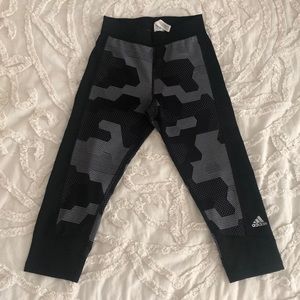 Adidas cropped climate leggings women’s XS